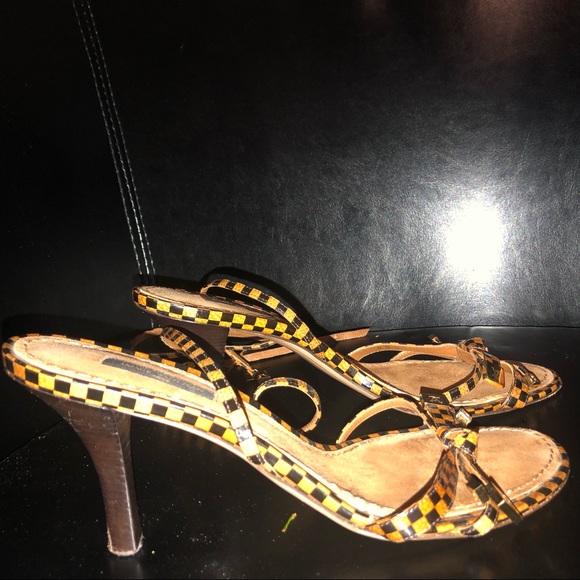 Louis Vuitton - Picture 3 of 6